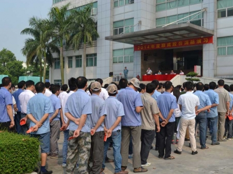 踐行安全生產(chǎn)標(biāo)準(zhǔn)，開(kāi)展秋季消防演練